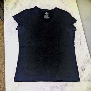 Black Tee / V-neck T-shirt / Nordic Track T-shirt